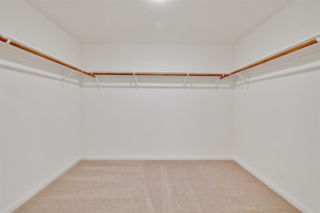 795 Yorkshire Drive Property Photo 34