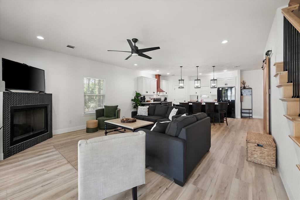 429 Meandering Way Property Photo 6