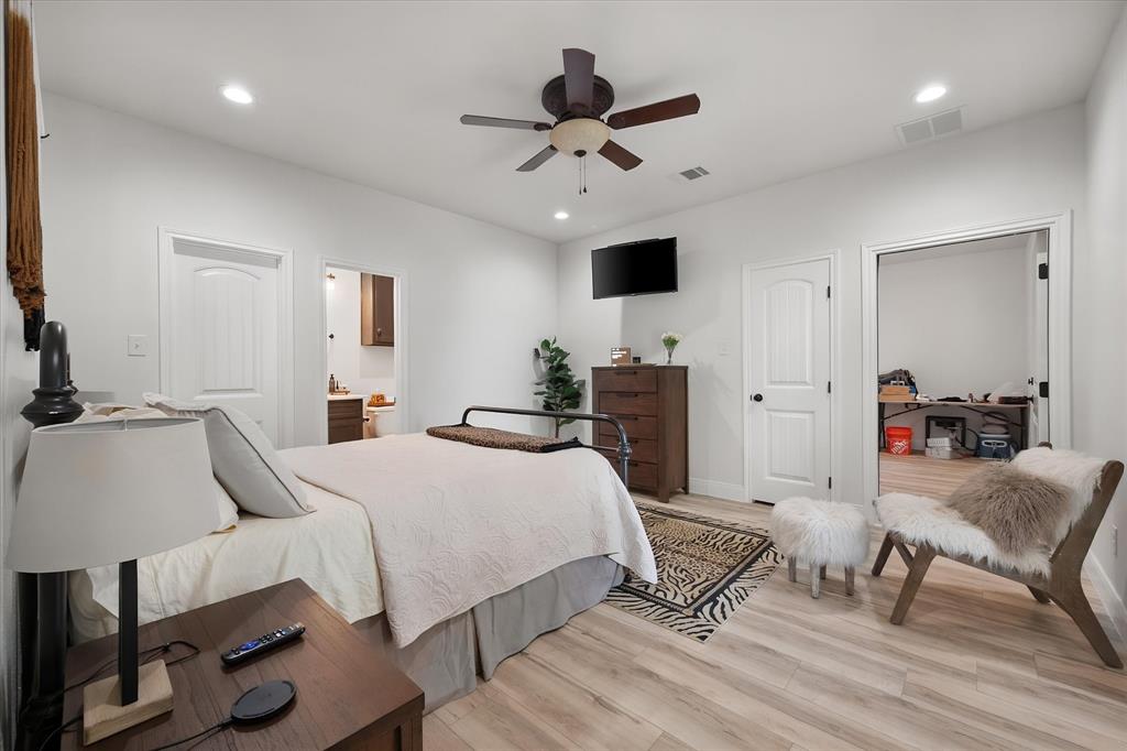 429 Meandering Way Property Photo 14