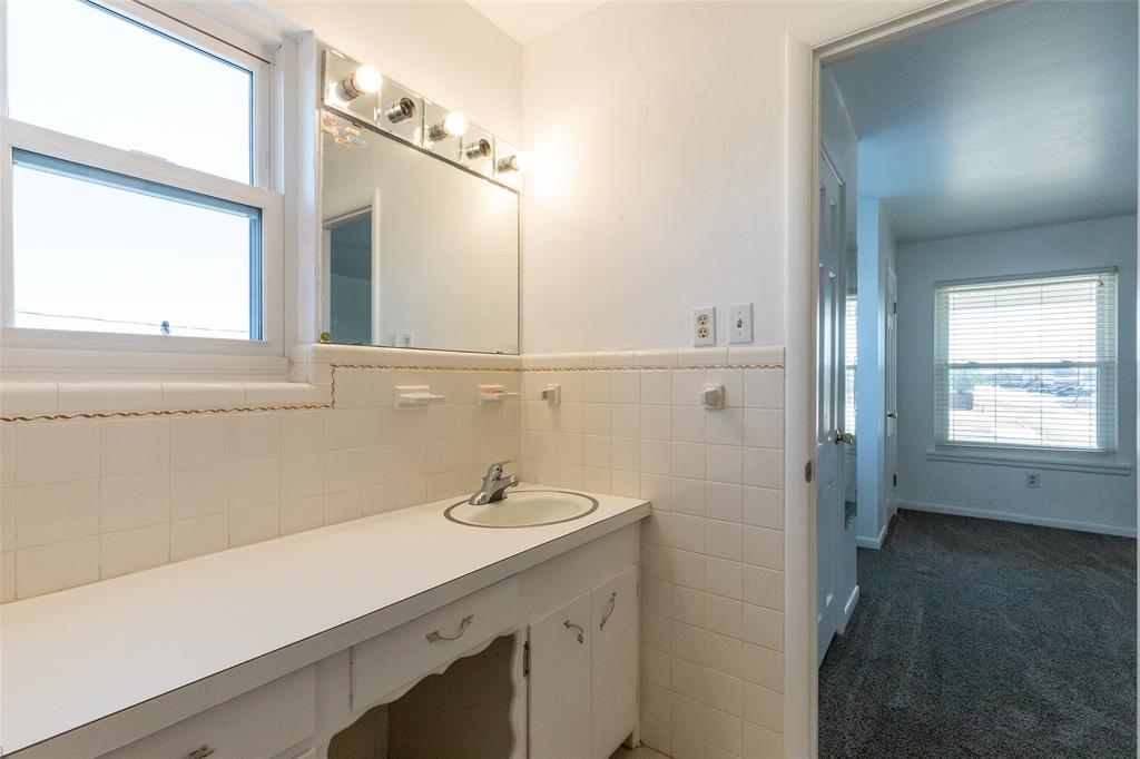 902 Avenue O Property Photo 22