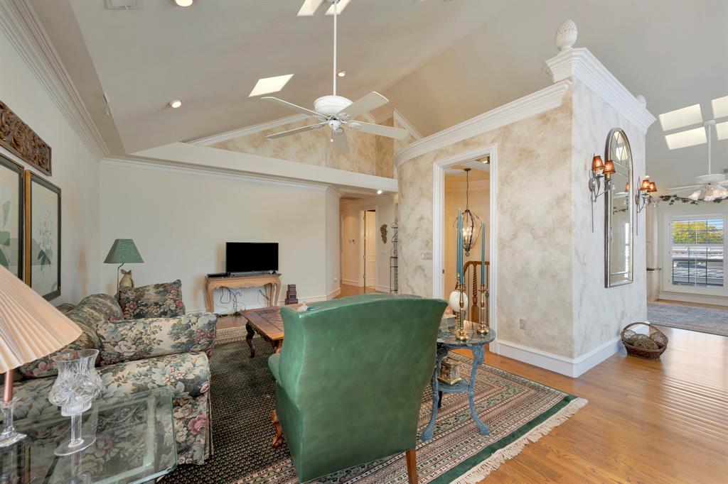 504 N Main Property Photo 28