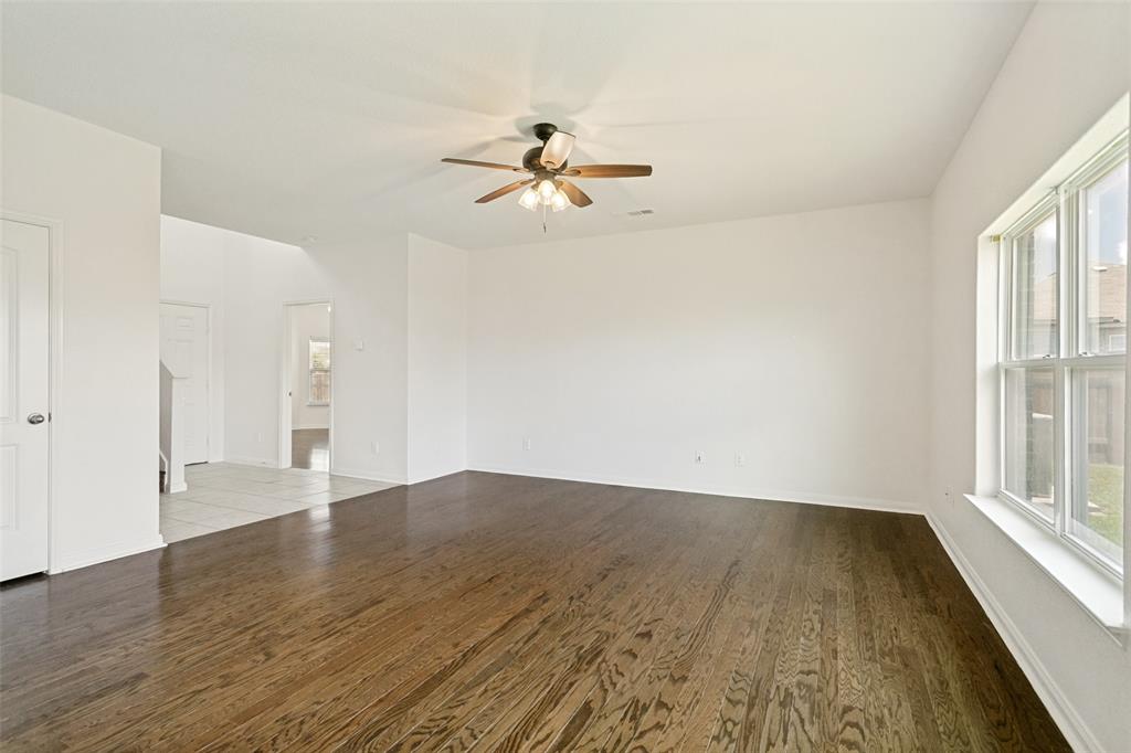 215 Silverleaf Drive Property Photo 5