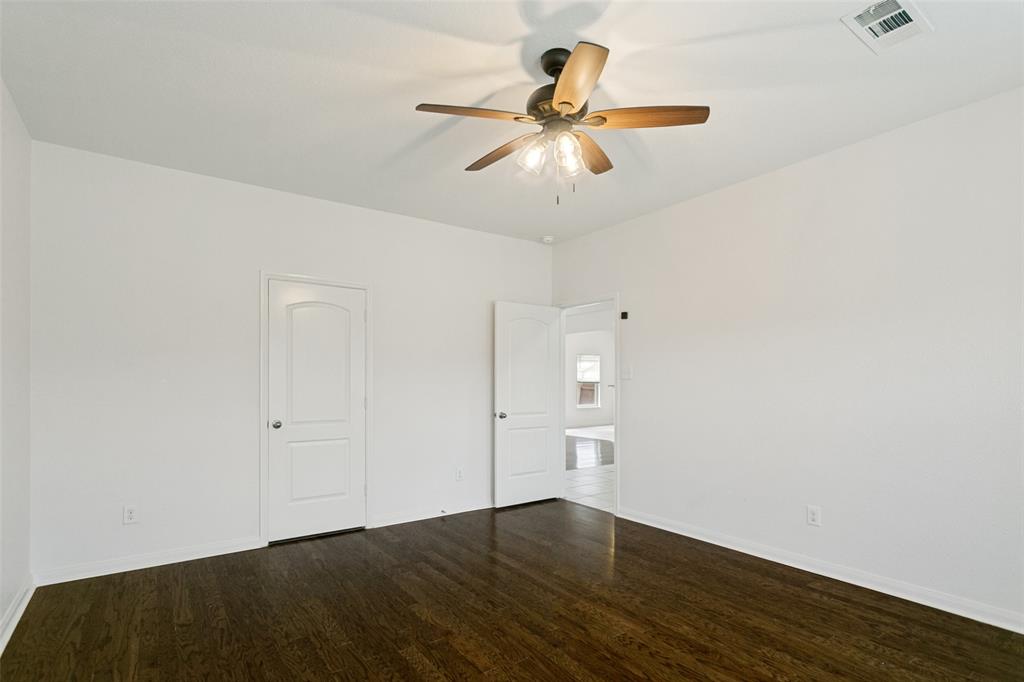 215 Silverleaf Drive Property Photo 7