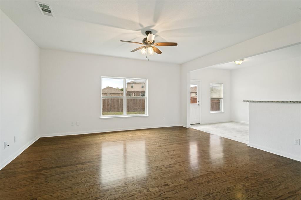 215 Silverleaf Drive Property Photo 8