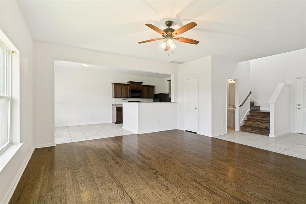 215 Silverleaf Drive Property Photo 10