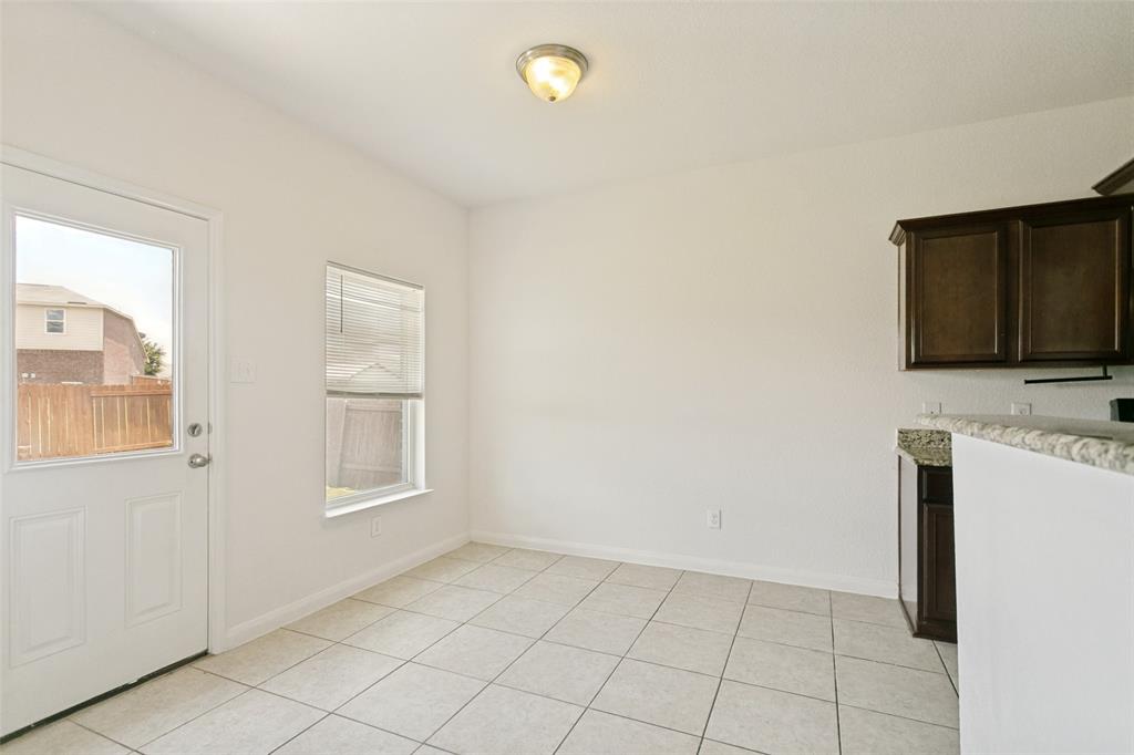 215 Silverleaf Drive Property Photo 11