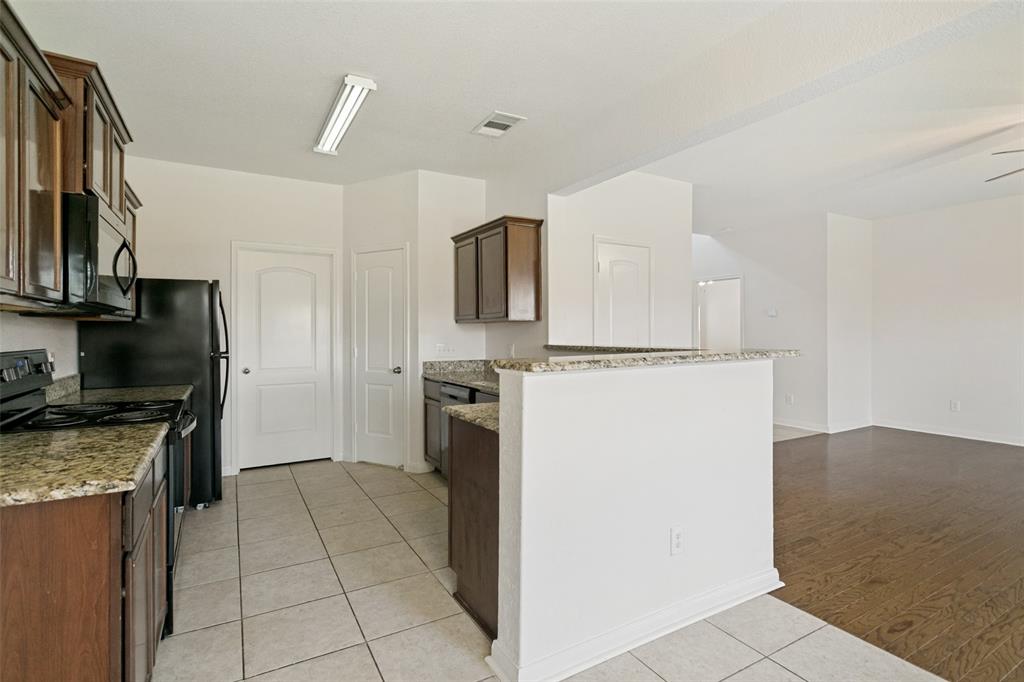 215 Silverleaf Drive Property Photo 14