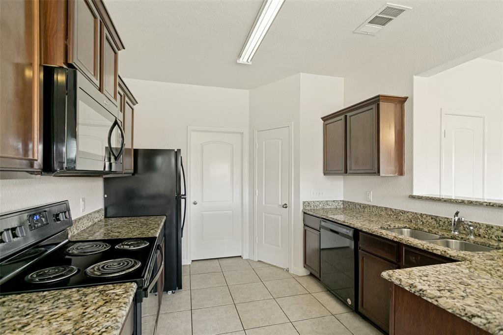 215 Silverleaf Drive Property Photo 15