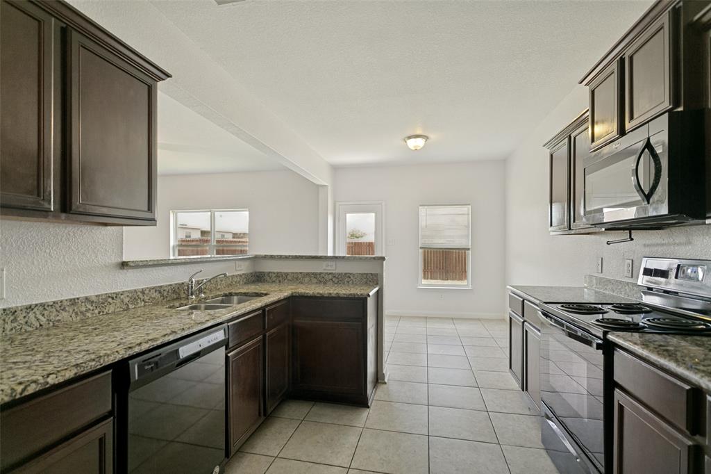 215 Silverleaf Drive Property Photo 16