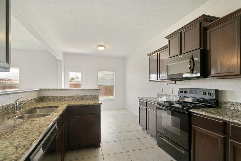 215 Silverleaf Drive Property Photo 17