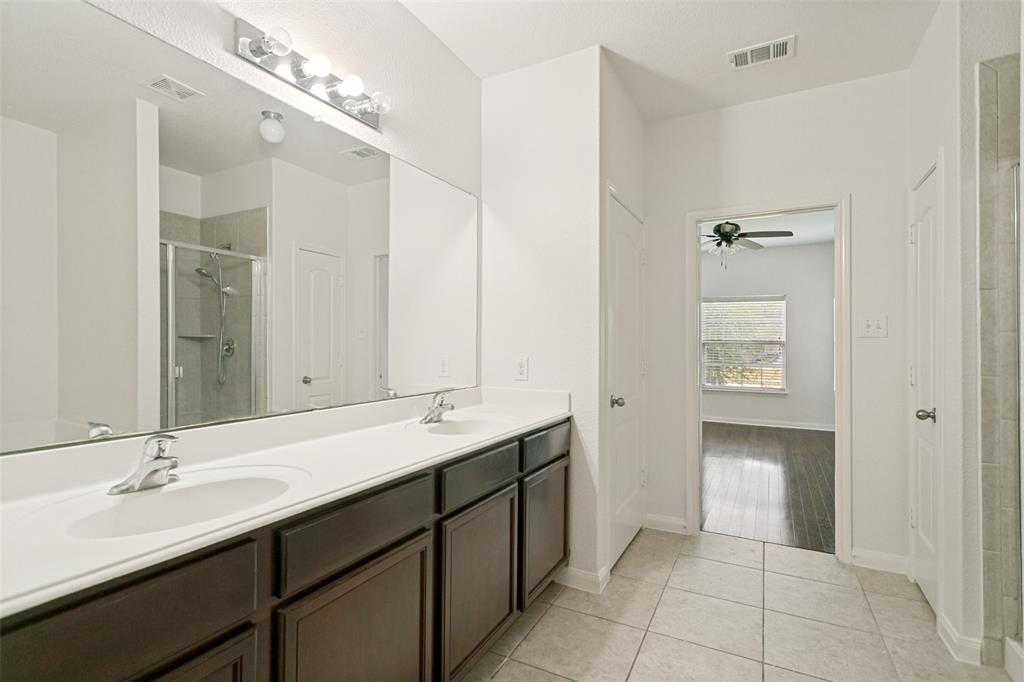 215 Silverleaf Drive Property Photo 22