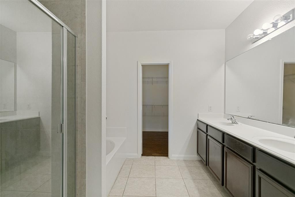 215 Silverleaf Drive Property Photo 23