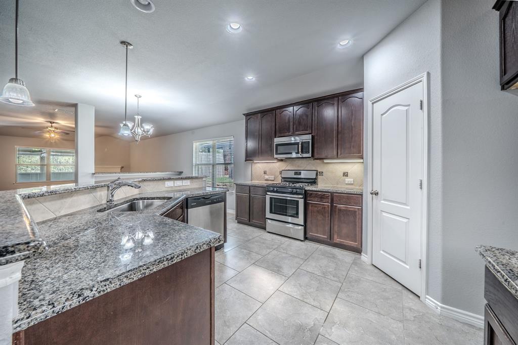 5735 Mountain Hollow Drive Property Photo 6