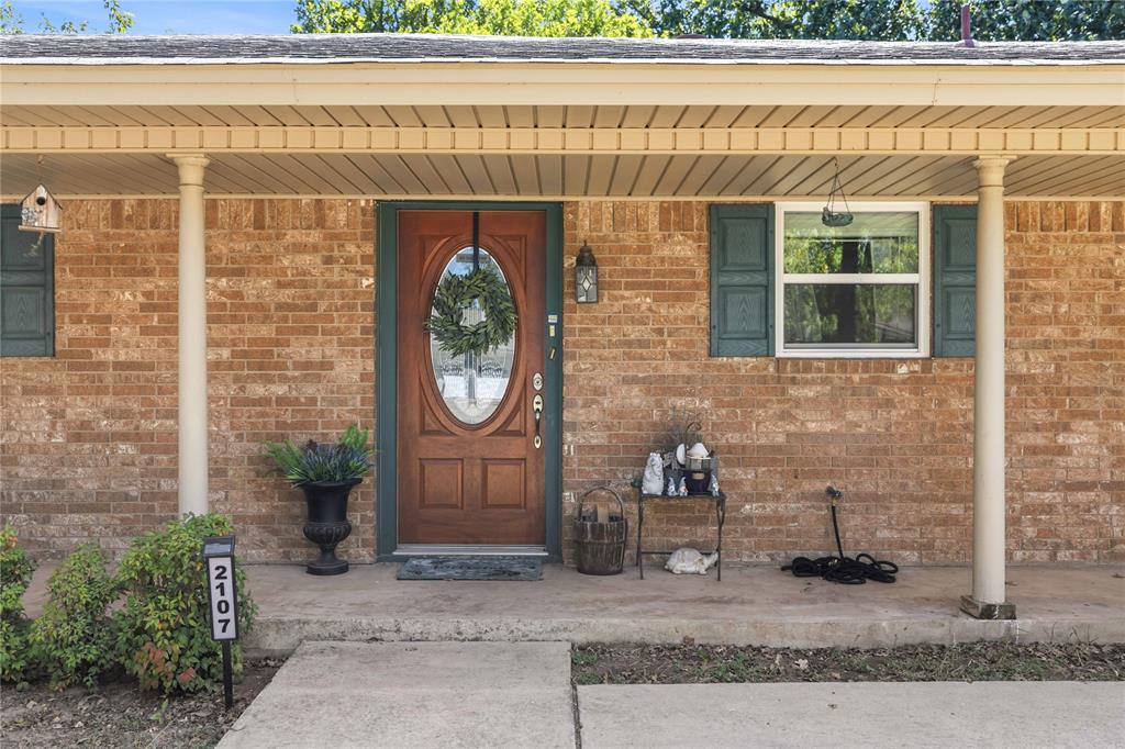 2107 16th Street Property Photo 2