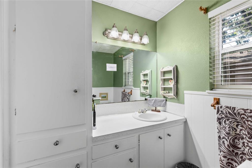 2107 16th Street Property Photo 9