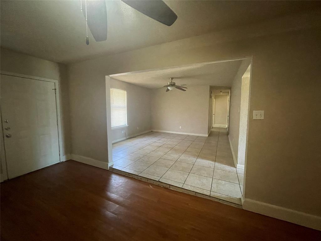 10515 Eastcrest Lane Property Photo 3