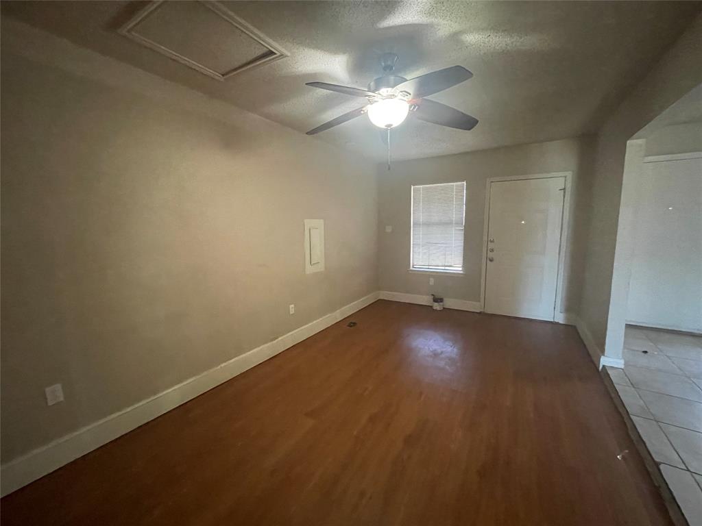 10515 Eastcrest Lane Property Photo 7