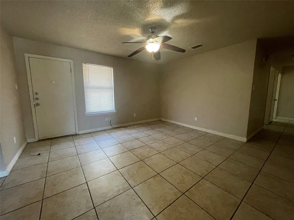10515 Eastcrest Lane Property Photo 9