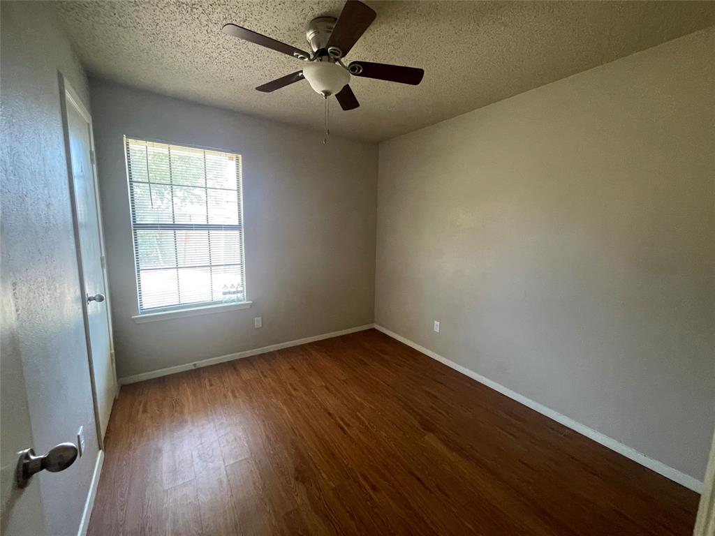 10515 Eastcrest Lane Property Photo 14