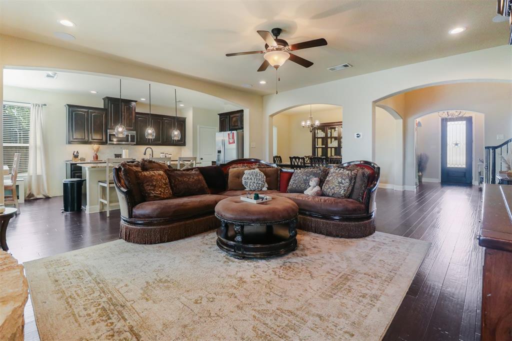 230 Sandy Way Property Photo 4