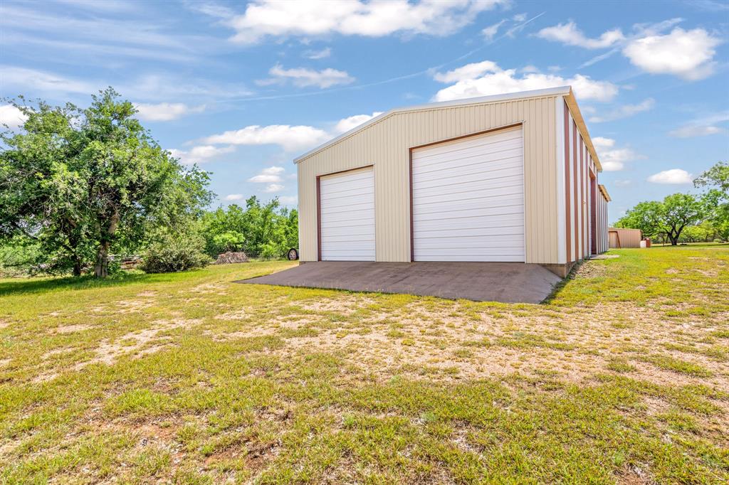 3175 Hayter Road Property Photo 6