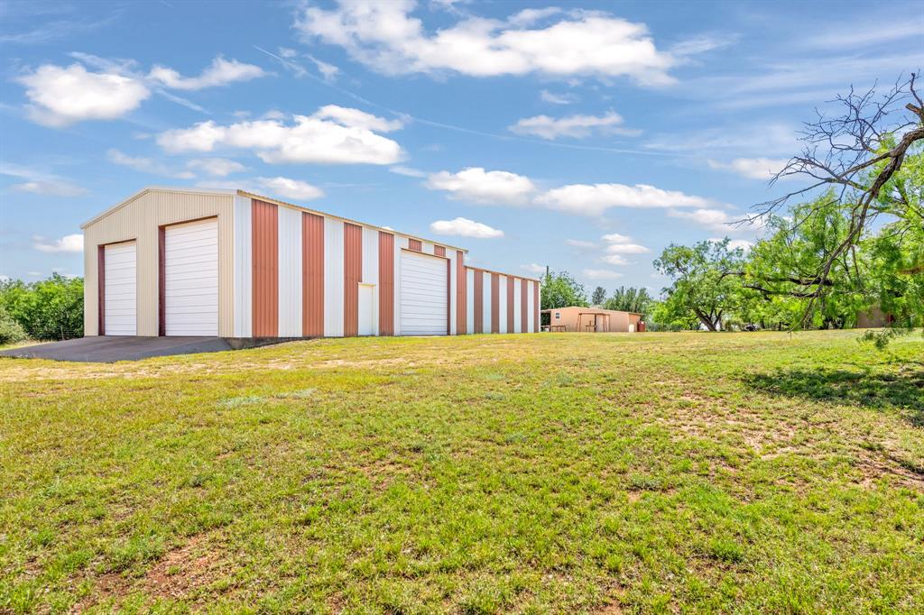 3175 Hayter Road Property Photo 7