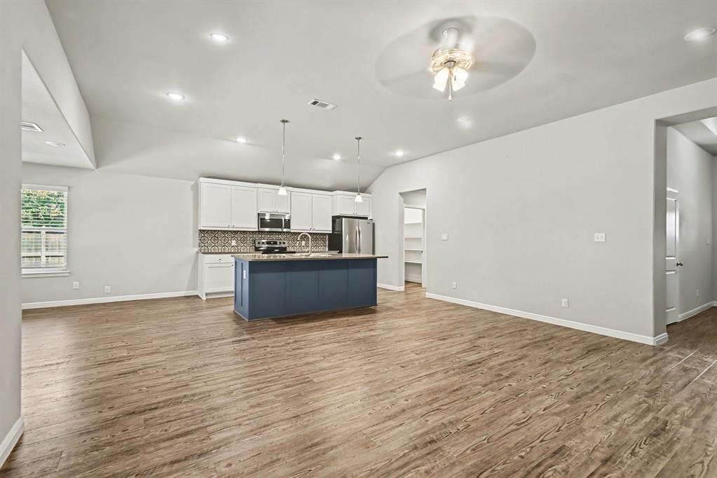 977 Sam Street Property Photo 6