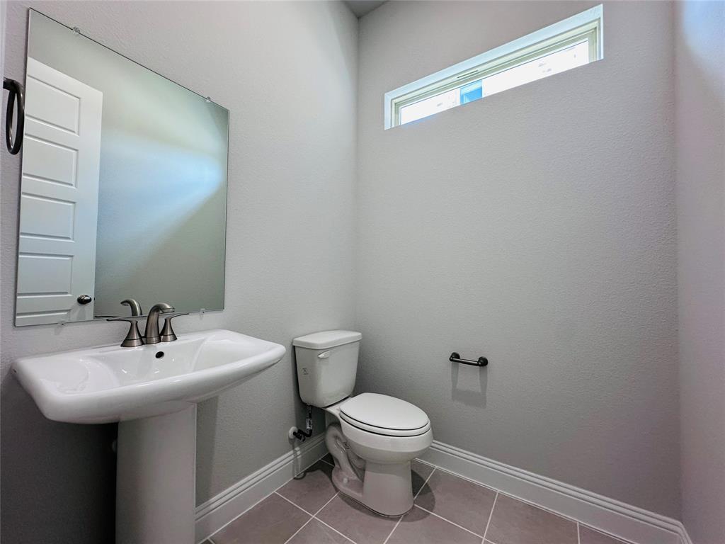 7017 Sunset Boulevard Property Photo 7
