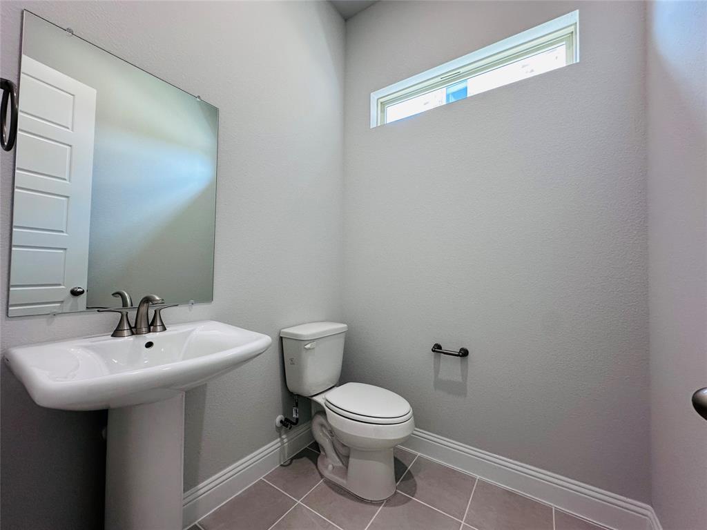 7017 Sunset Boulevard Property Photo 8