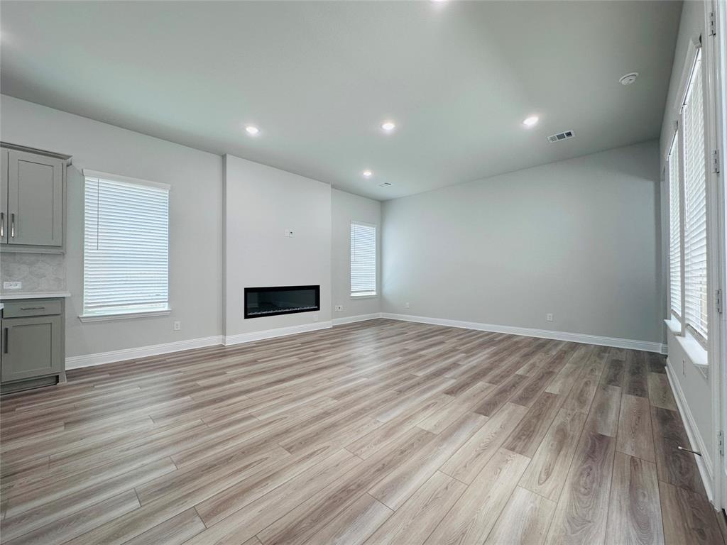 7017 Sunset Boulevard Property Photo 12