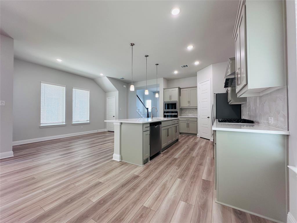 7017 Sunset Boulevard Property Photo 13