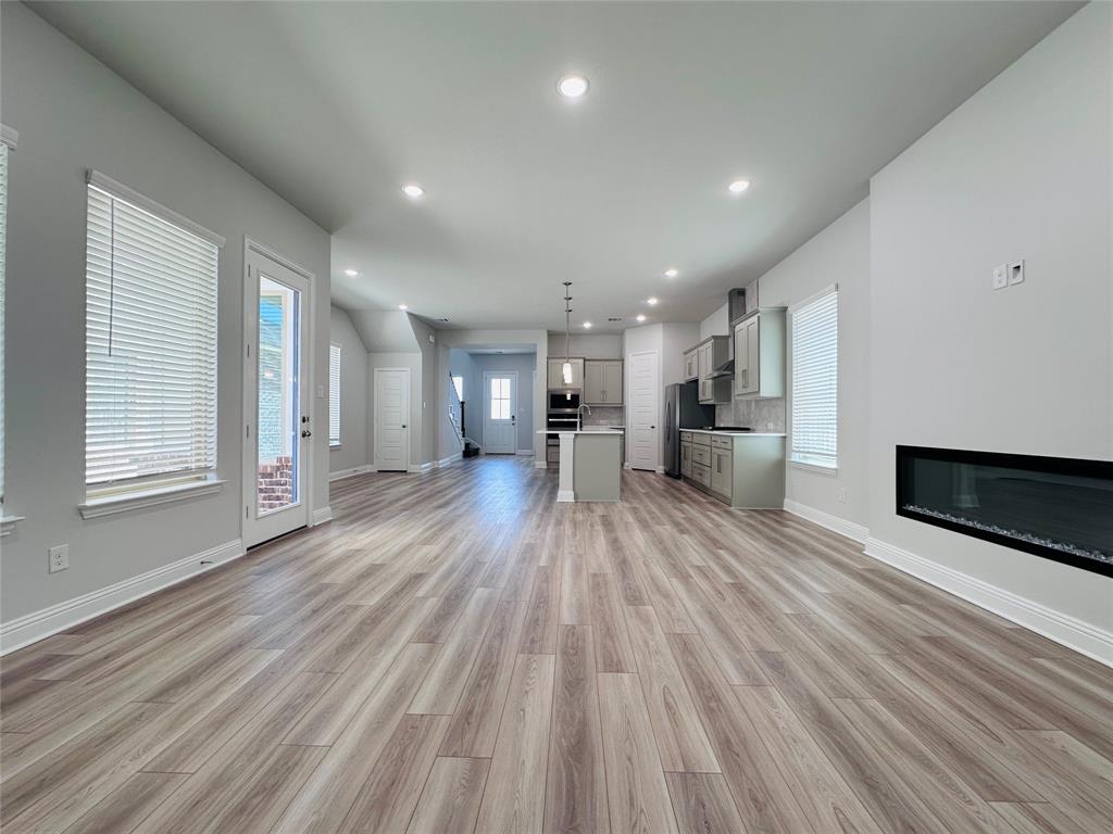 7017 Sunset Boulevard Property Photo 14