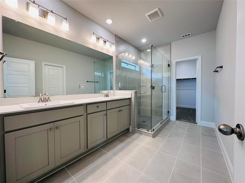 7017 Sunset Boulevard Property Photo 25