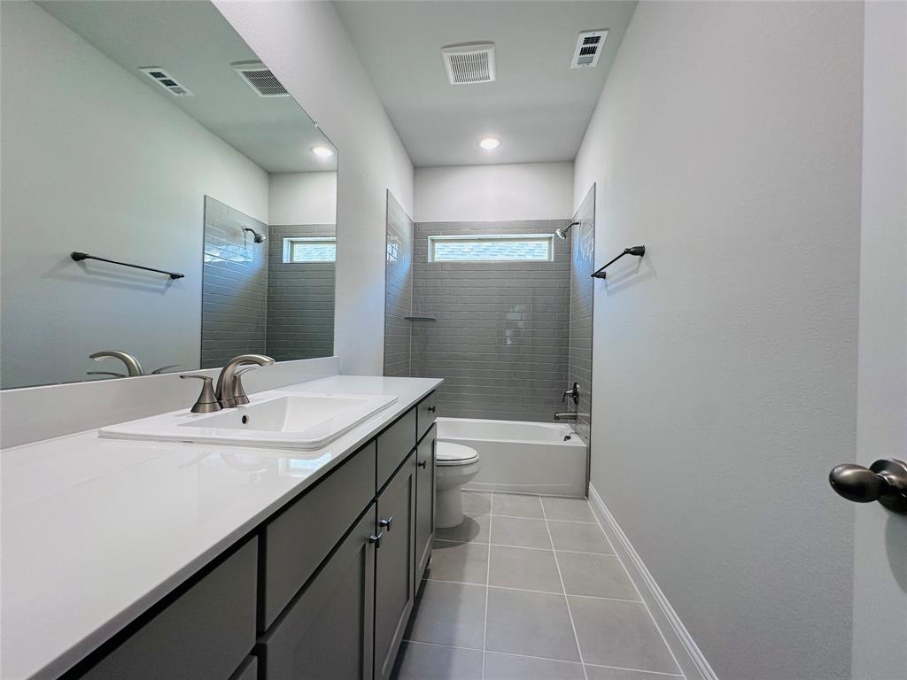 7017 Sunset Boulevard Property Photo 29