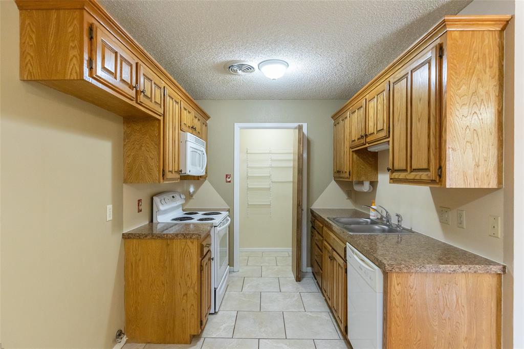 1509 Westheimer Road Property Photo 9