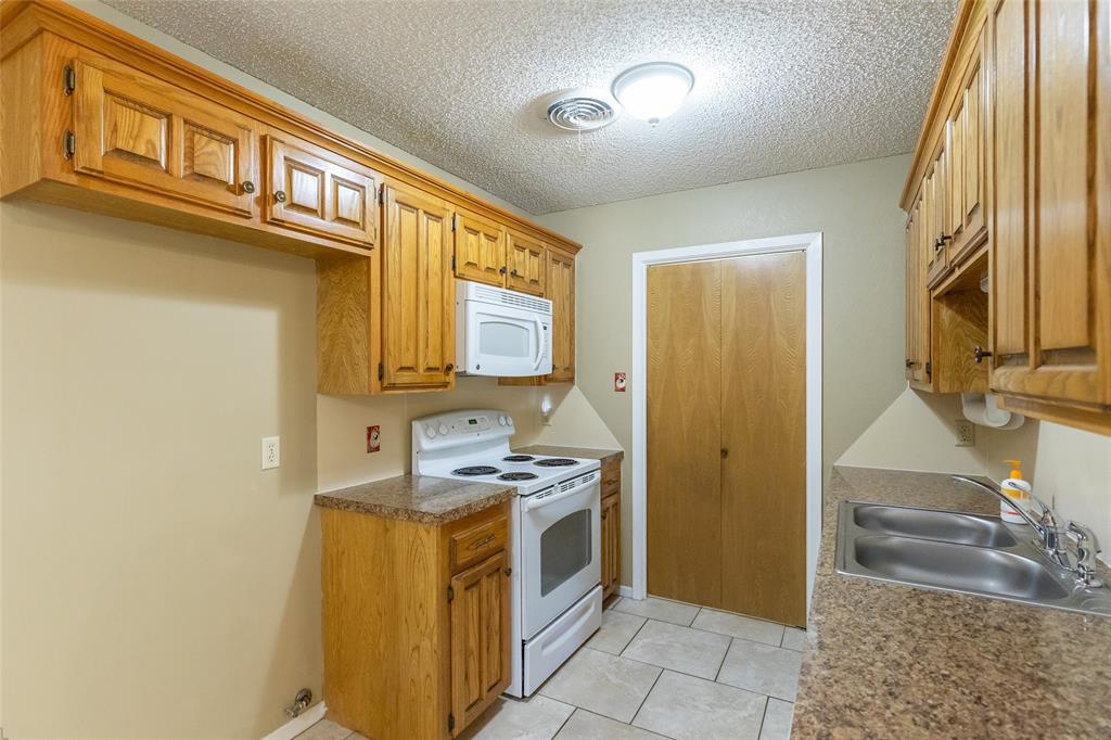 1509 Westheimer Road Property Photo 12