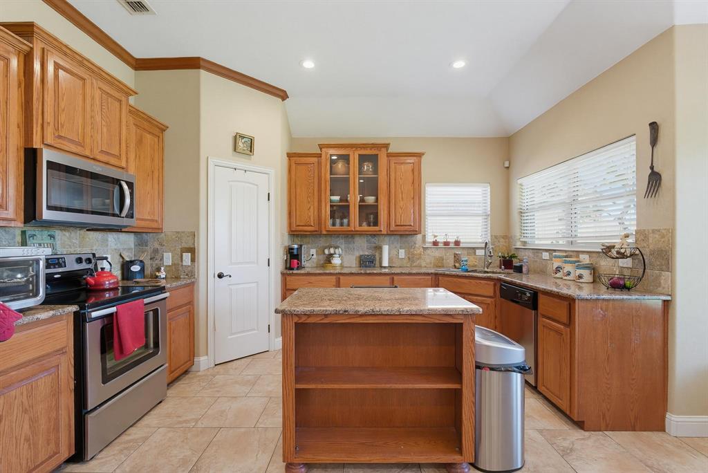 2234 Bunker Hill Drive Property Photo 11