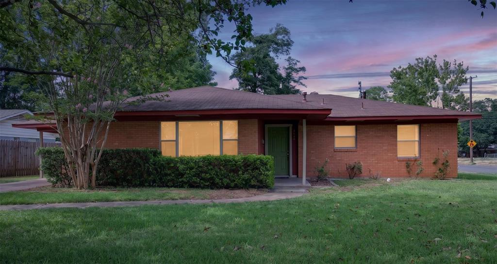 2425 Waverly Property Photo 2