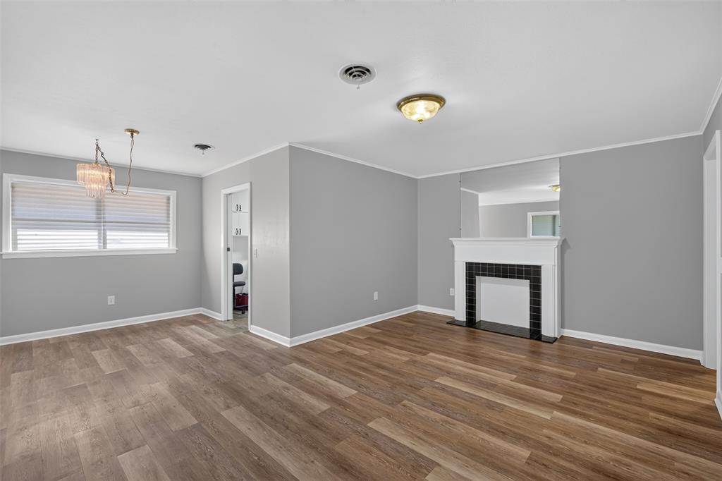 2425 Waverly Property Photo 7