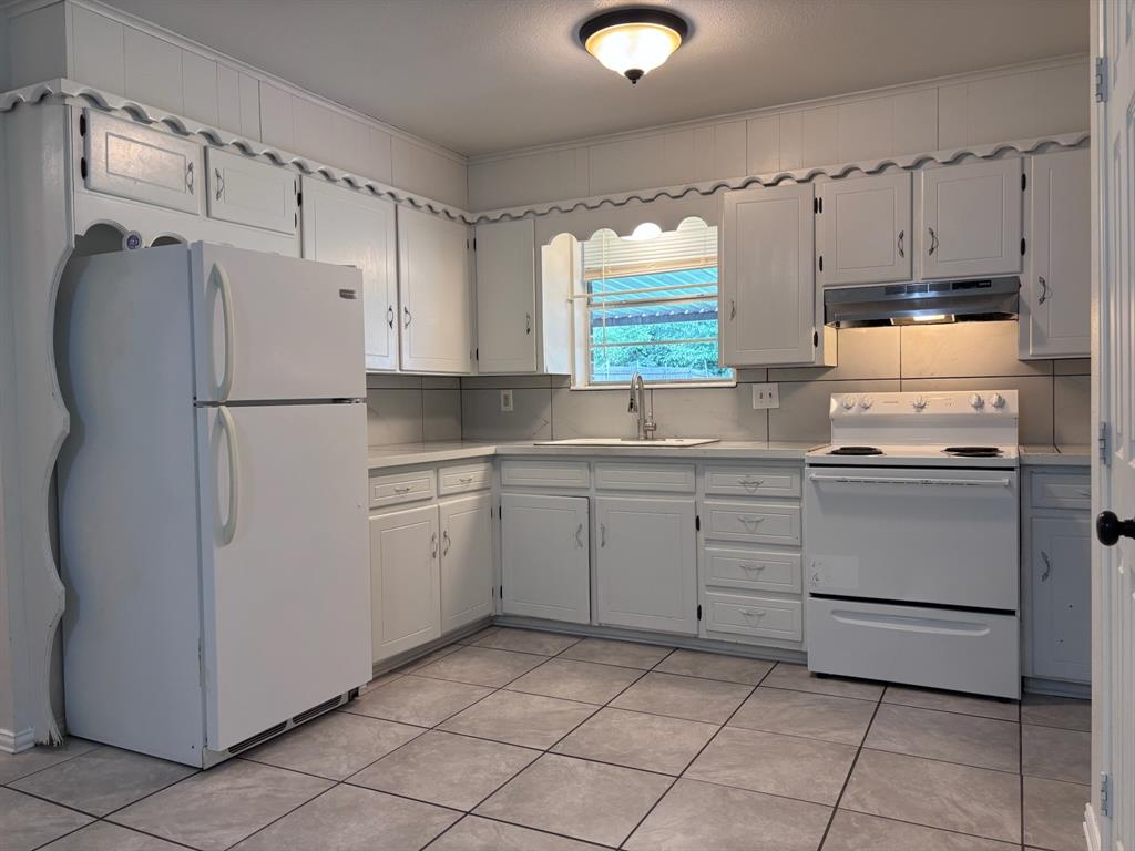 290 N Barker Street Property Photo 6