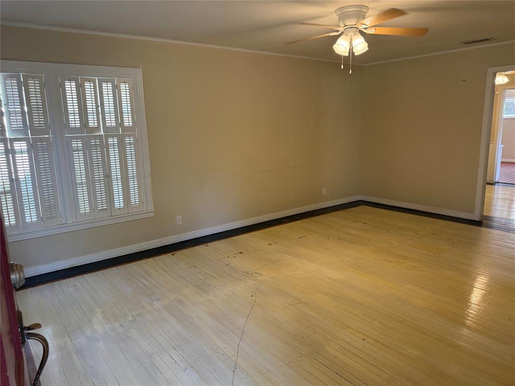 4042 Benbrook Street Property Photo 3