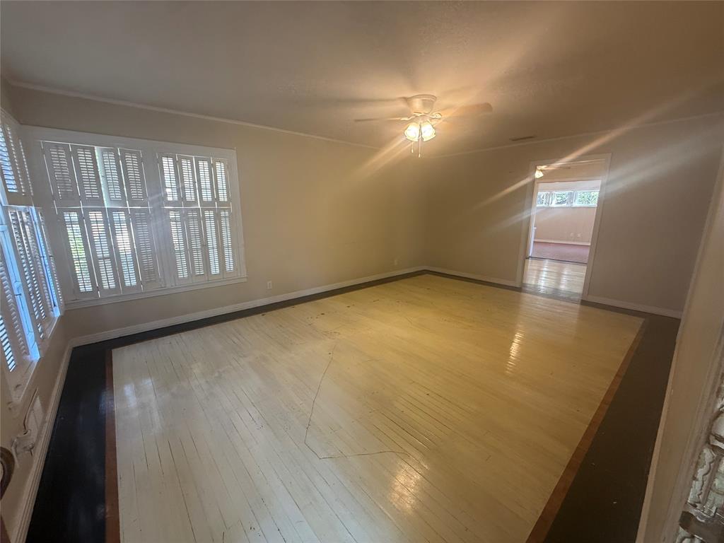 4042 Benbrook Street Property Photo 4