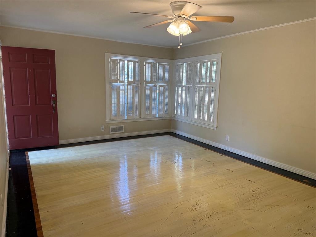 4042 Benbrook Street Property Photo 5
