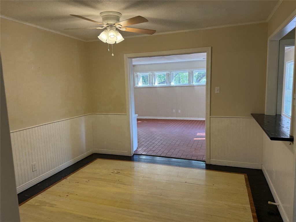 4042 Benbrook Street Property Photo 6