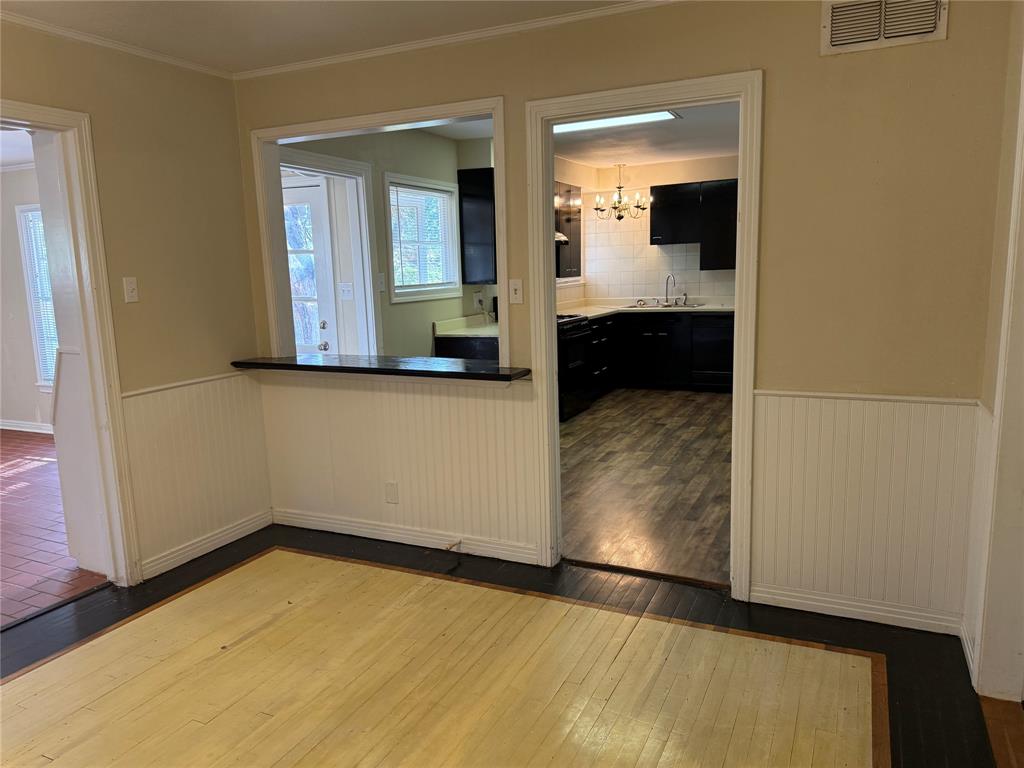 4042 Benbrook Street Property Photo 7