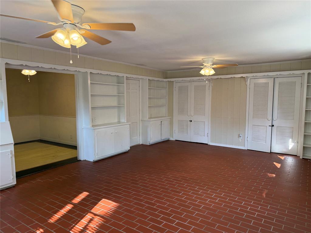 4042 Benbrook Street Property Photo 9