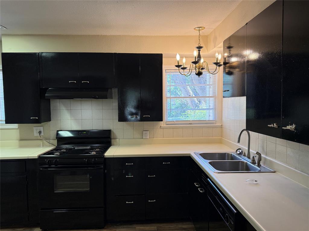4042 Benbrook Street Property Photo 14