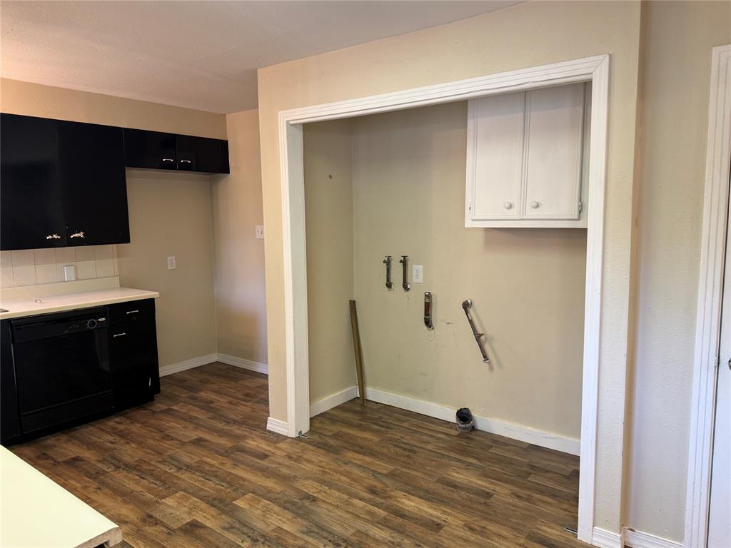 4042 Benbrook Street Property Photo 16
