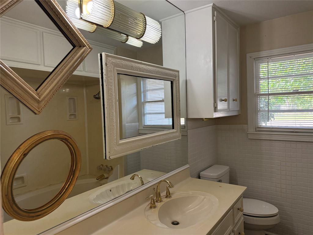 4042 Benbrook Street Property Photo 20