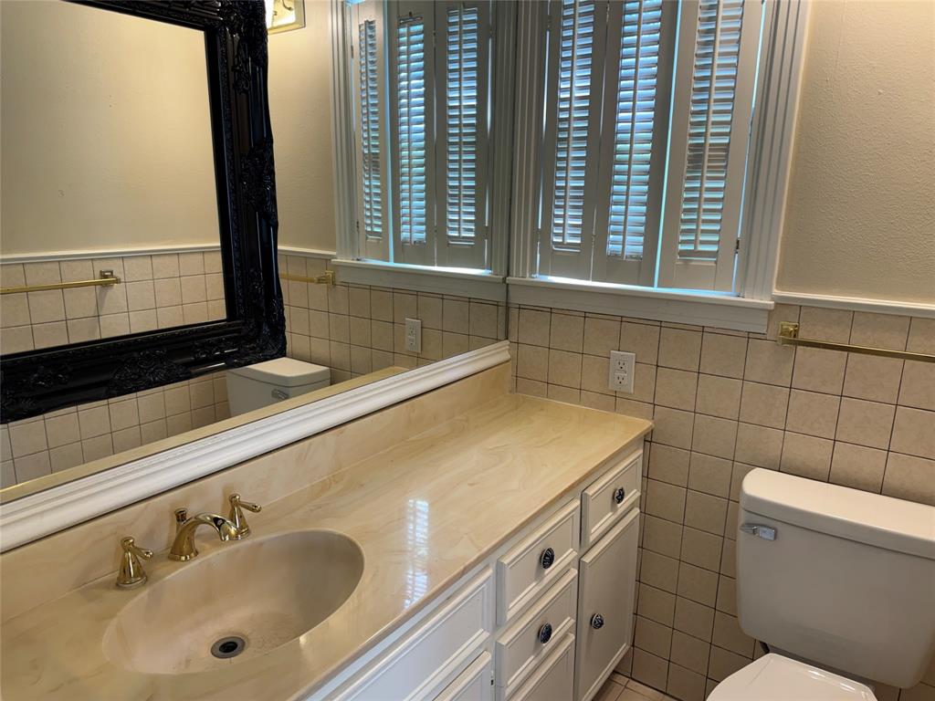 4042 Benbrook Street Property Photo 25